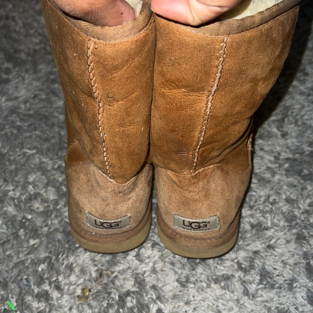 Ugg Classic short . Size 9 Used